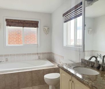 For Lease - 50 Danpatrick Drive, Richmond Hill, Ontario - Photo 3