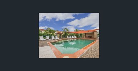 3 bedroom townhouse in quiet gated complex - Photo 4