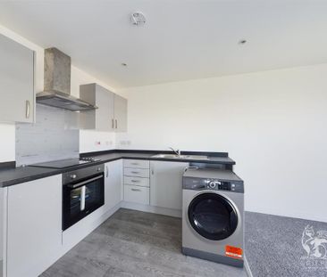 Melbourne Road, Tilbury, RM18 - Photo 2