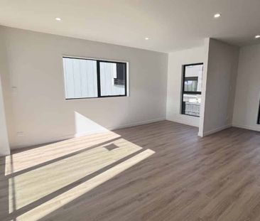 Brand New 4 Beds Home in Rangitoto Zone - Photo 1