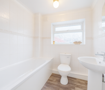 Buckingham Road - Photo 2