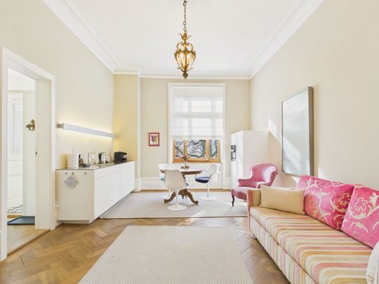 Elegant 2.5-Room Apartment in a Historic Jugendstil Villa in Basel - Foto 1