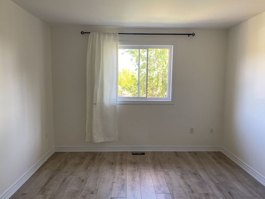 For Lease - 23 Butternut Drive Unit# Upper, Barrie, Ontario - Photo 1