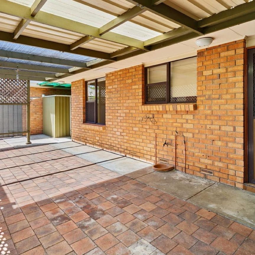 3/8 Ronald Terrace, Glenelg North. - Photo 1