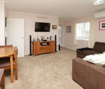 Charming Fitzroy 2BR house with North facing Deck - Photo 5