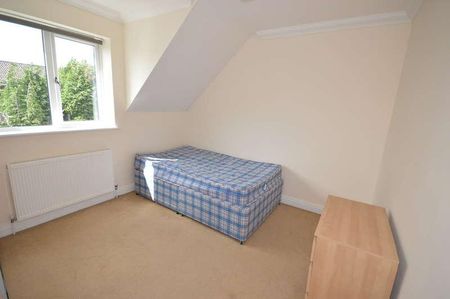 Ensbury Gardens, Ensbury Park, Bournemouth, BH10 - Photo 4