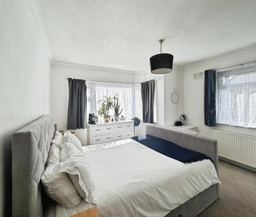 3 bedroom detached bungalow to rent - Photo 6
