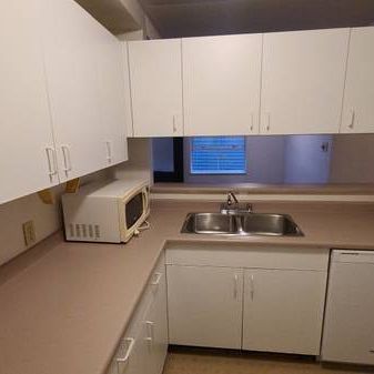 1 bed, 1 bath Apartment Suite in Fairview near VGH - Photo 3