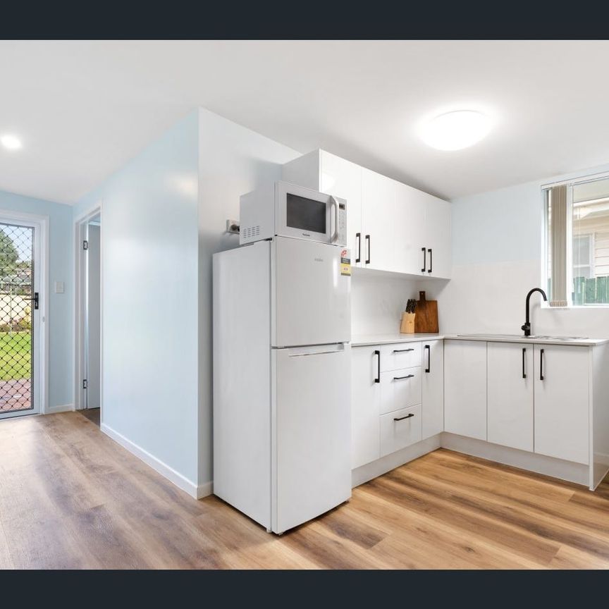 TRANQUIL PARK SETTING IN MOOROOKA - LAST ONE!! - Photo 1