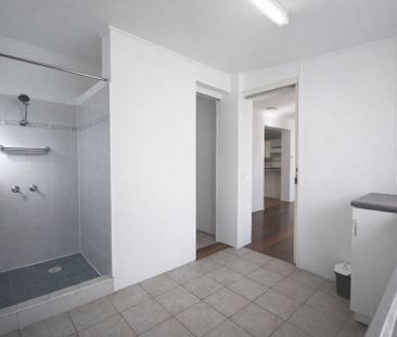 Spacious Family Home - Photo 3