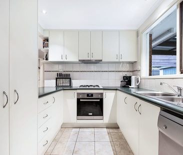 Spacious Family Home in a Prime Location - Photo 6