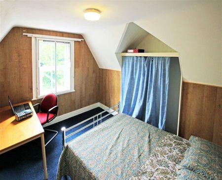 5 Bed House Near the University with Close Transport Links - Photo 5