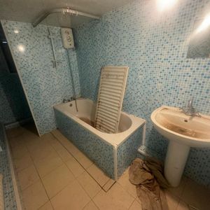 3 bedroom flat to rent - Photo 3
