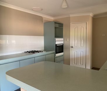 Spacious Family Home - Photo 3