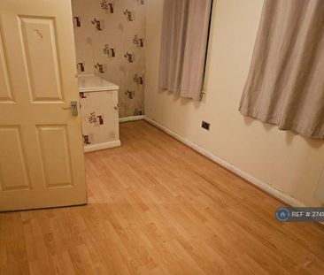 2 bedroom semi-detached house to rent - Photo 3