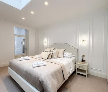 3 bedroom flat to rent - Photo 3