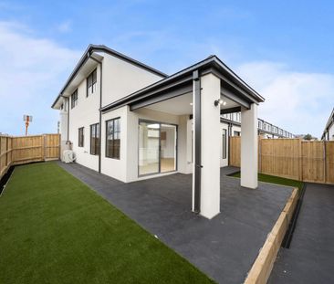 Stylish New Corner Block Home - Photo 3