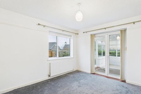 2 bedroom semi-detached bungalow to rent - Photo 4