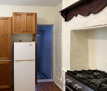 Charming Terrace with Space & Lifestyle in Chippendale's Creative Hub - Photo 5