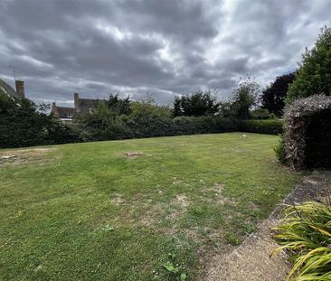 3 bedroom detached bungalow to rent - Photo 3