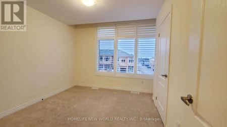 57 MOUNTAINSIDE CRESCENT - Photo 4