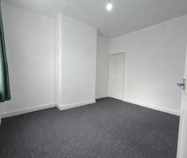 4 bedroom terraced house to rent - Photo 1