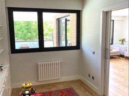 Piso de alquiler en Paseo de Los Parques, 7, Encinar de los Reyes - Photo 2