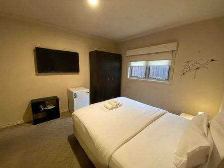 Room 4 (Non Ensuite) - Photo 5