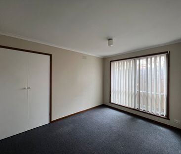 2 Bedroom Unit Walking Distance to Pakington Street - Photo 5