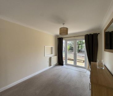 4 bedroom detached house to rent - Photo 4