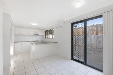 Modern Townhouse Close to Transport & Shops - Photo 4