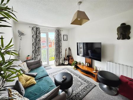 1 bedroom flat to rent - Photo 2