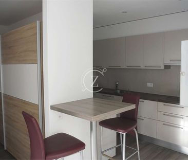 Elegante attico di 3.5 locali con vista panoramica e piscina condomini - Foto 4