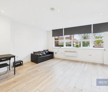 2 bedroom Flat To Let - Photo 3