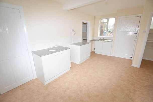 3 bedroom terraced house to rent - Photo 1