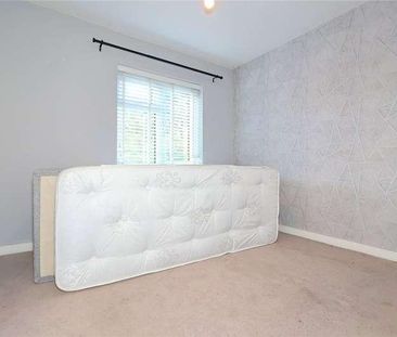 Snowdrop Way, Bisley, Woking, Surrey, GU24 - Photo 4