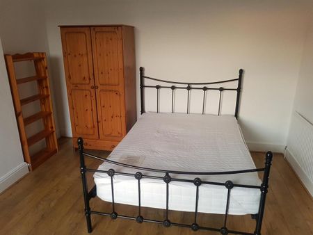 6 bedroom house to rent - Photo 4