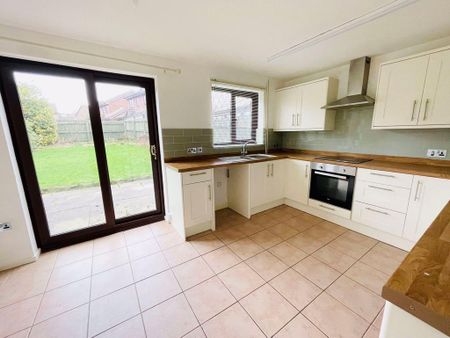 3 bedroom semi-detached house to rent - Photo 2