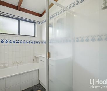 Spacious four bedroom home in convenient location - Photo 3