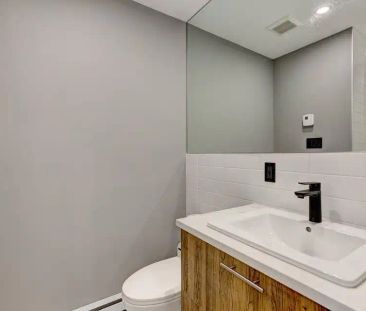 Stanley court — 402 - Photo 1