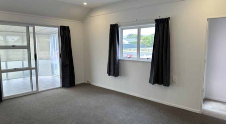 Freshly Renovated 2 Bedroom, Levin - Photo 2