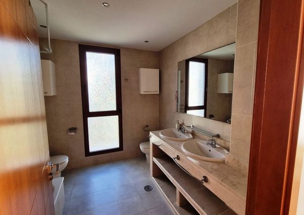 Luxury Semidetached House for rent in Benahavís, Spain