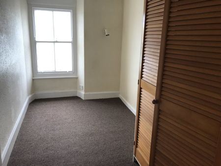 Falmouth, Falmouth, TR11 - Photo 2