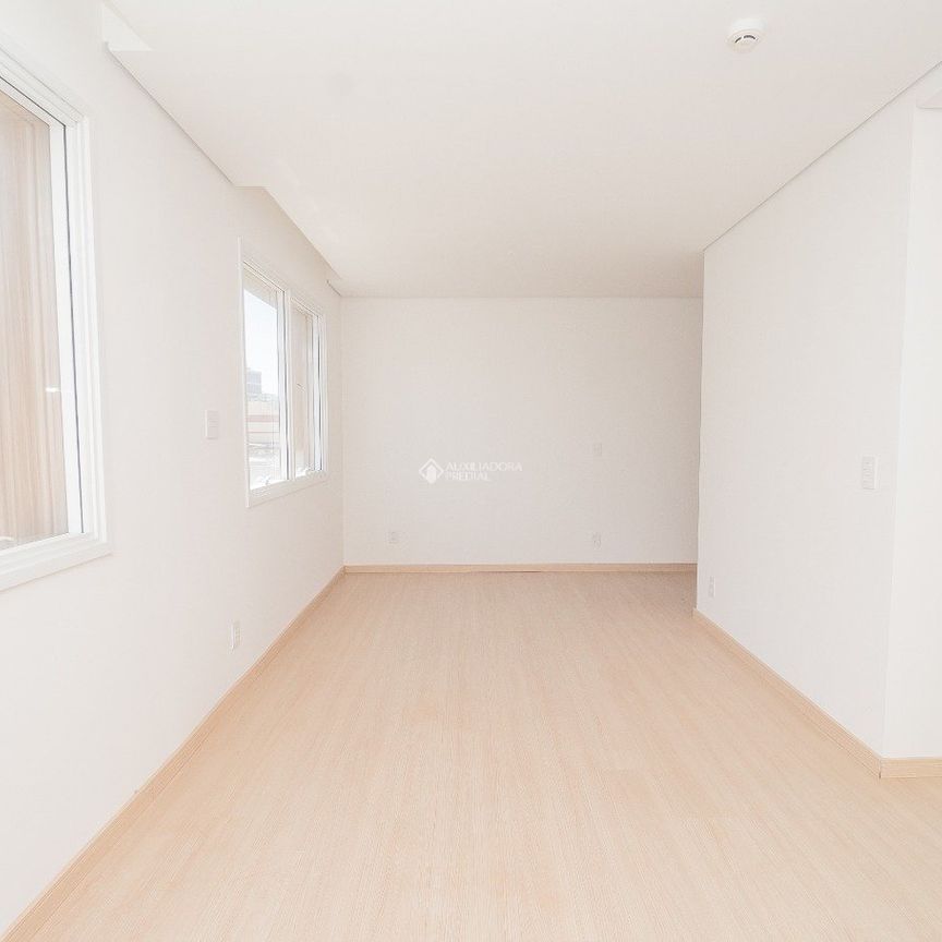 Studio com 1 quarto e 35m² para alugar em Cidade Baixa, Porto Alegre. - Photo 1