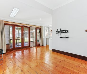 148 Atherton Road, Oakleigh VIC 3166 - House For Rent | Domain - Photo 1