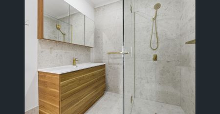 Freshly Renovated Family Gem with Huge Shed in Sought-After Eastern Heights! - Photo 3