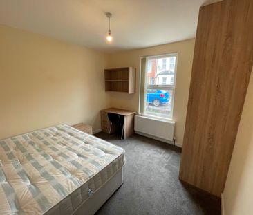 6 Bed Terraced House, De Beauvoir Road, RG1 - Photo 3