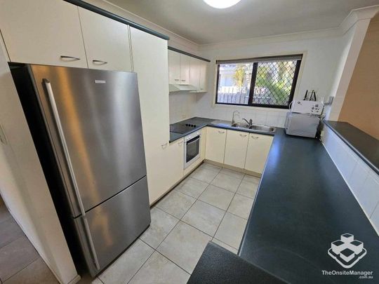 Fully Furnished, Great Location! - Photo 1