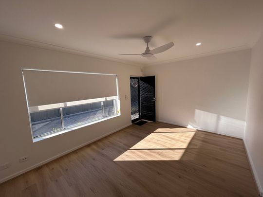 Newly Renovated 2 Bedroom Unit in a Quiet Group! - Photo 1