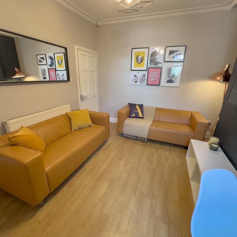 3 bedroom terraced house to rent - Photo 1